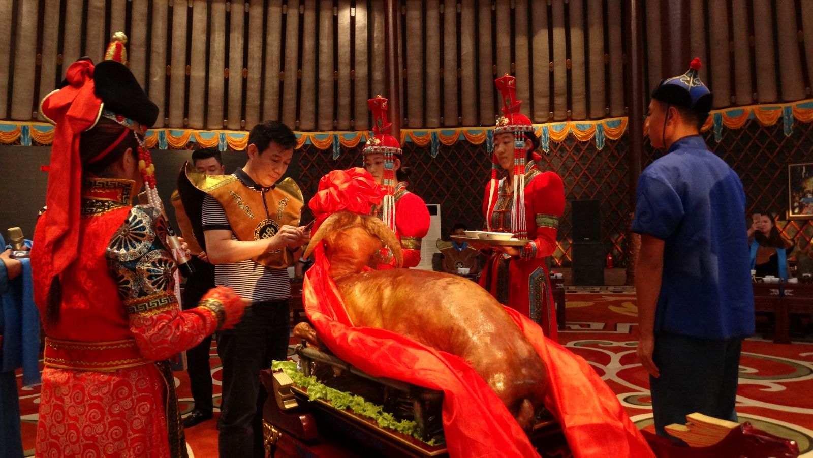 2016園冶杯專(zhuān)業(yè)獎(jiǎng)參賽項(xiàng)目:塔拉艾木格酒店及景觀(guān)設(shè)計(jì)方案