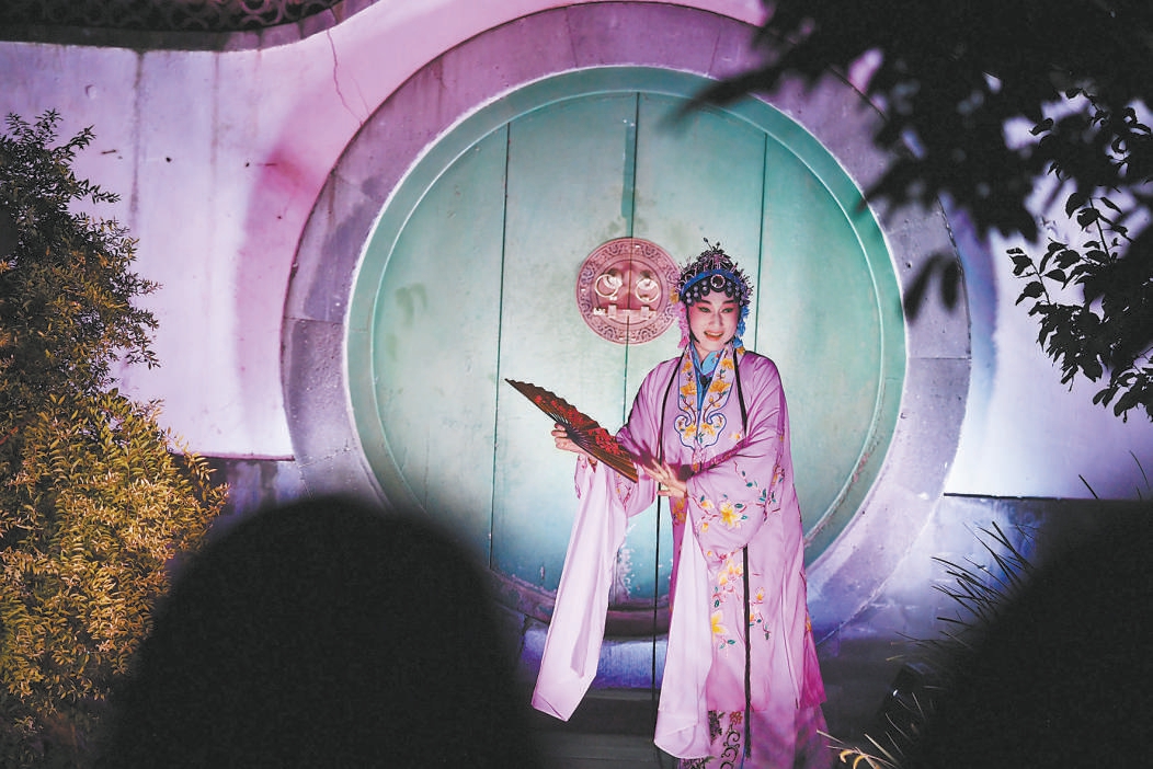 北京：北海公園“印·靜心”夜游項(xiàng)目煥新亮相